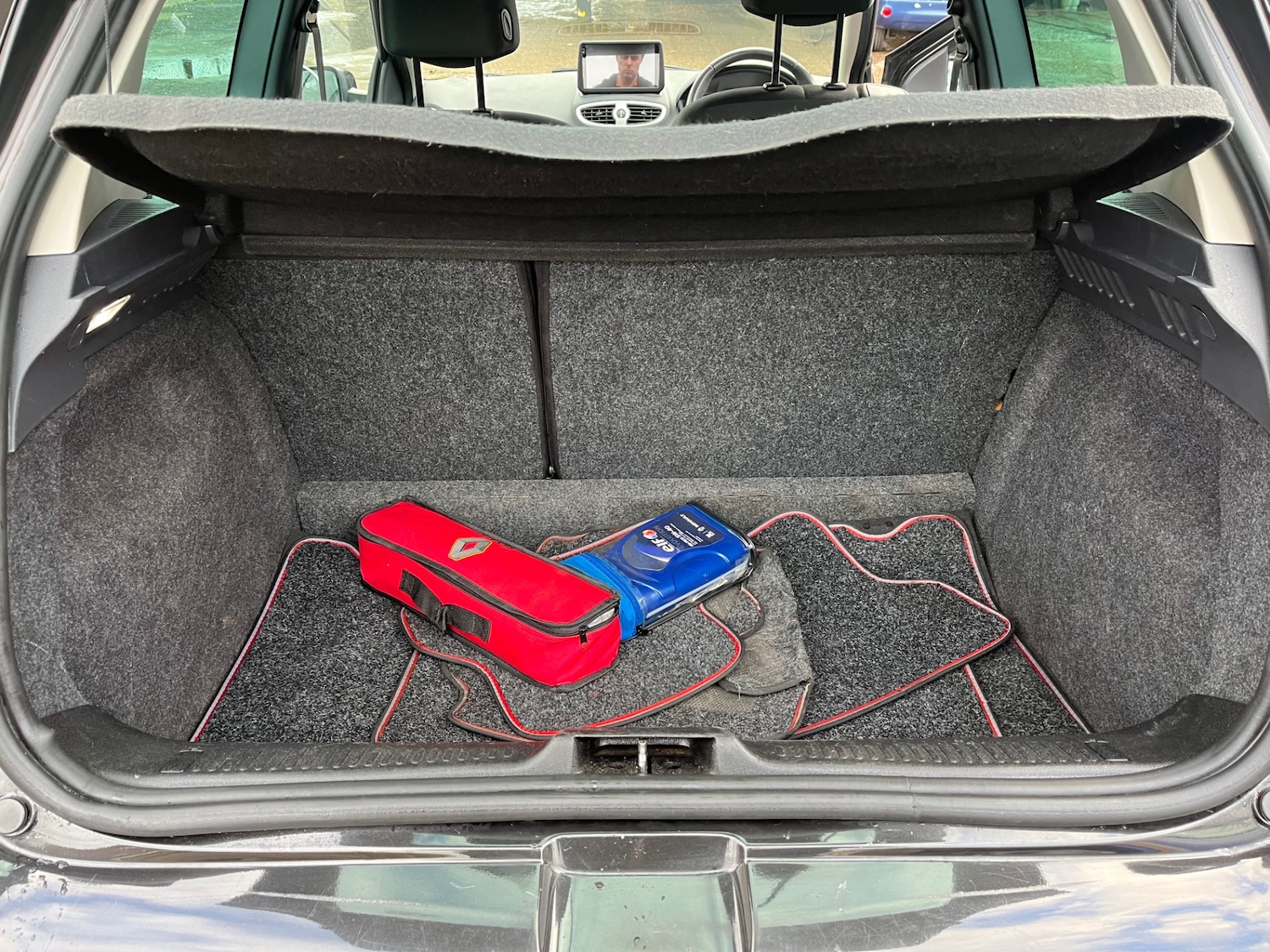 Used Renault Clio 2011 for sale - 76536895: Photo 8