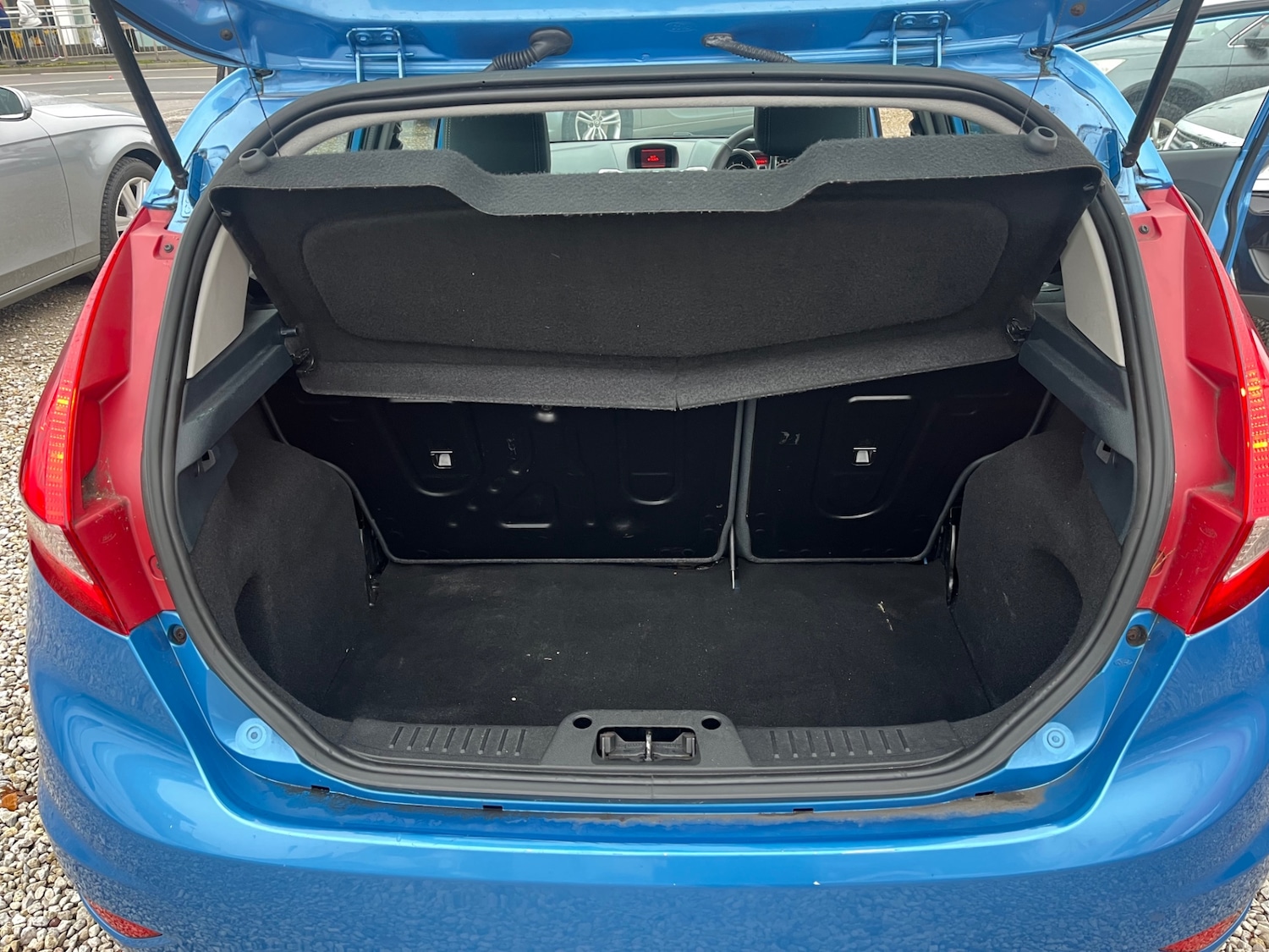 Used Ford Fiesta 2010 for sale - 76511136: Photo 12