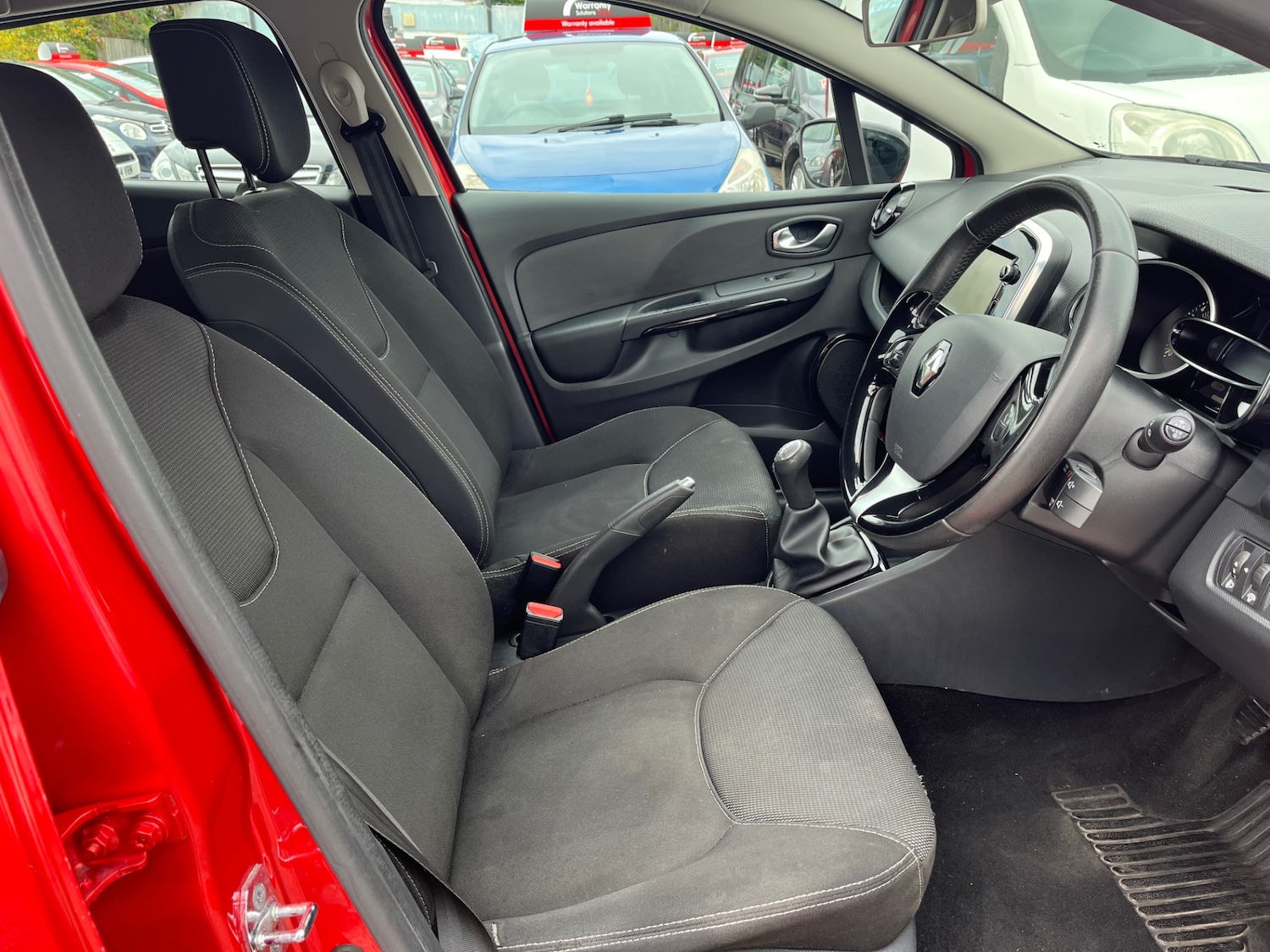 Used Renault Clio 2015 for sale - 76178209: Photo 7