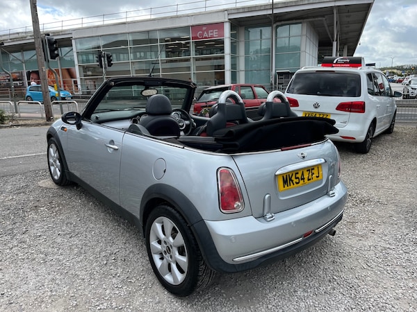 Used MINI Convertible 2004 for sale - 75718572: Photo 21
