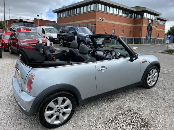 Used MINI Convertible 2004 for sale - 75718572: Photo 22