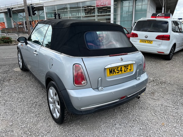 Used MINI Convertible 2004 for sale - 75718572: Photo 4