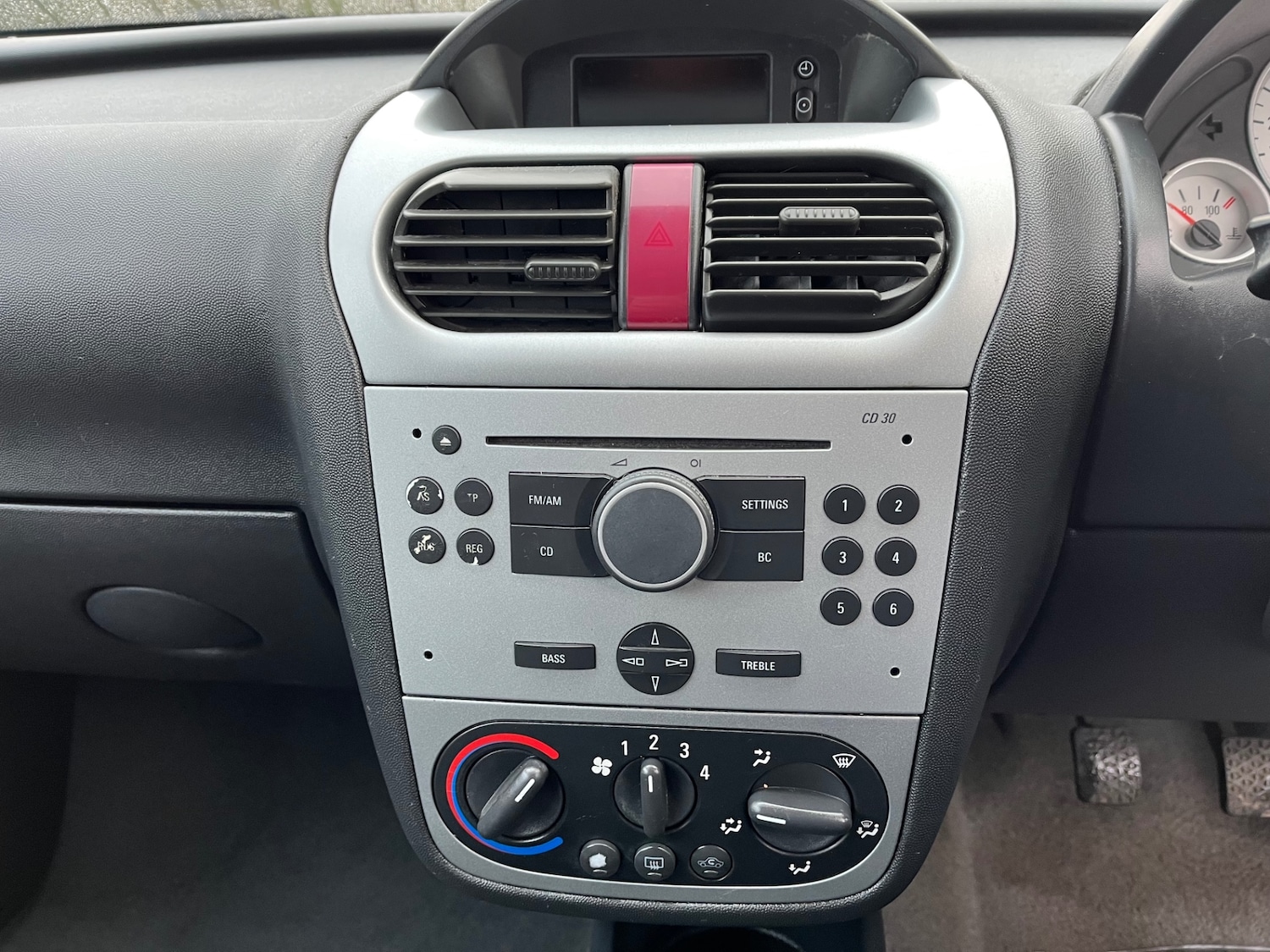 Used Vauxhall Corsa 2006 for sale - 77140799: Photo 16