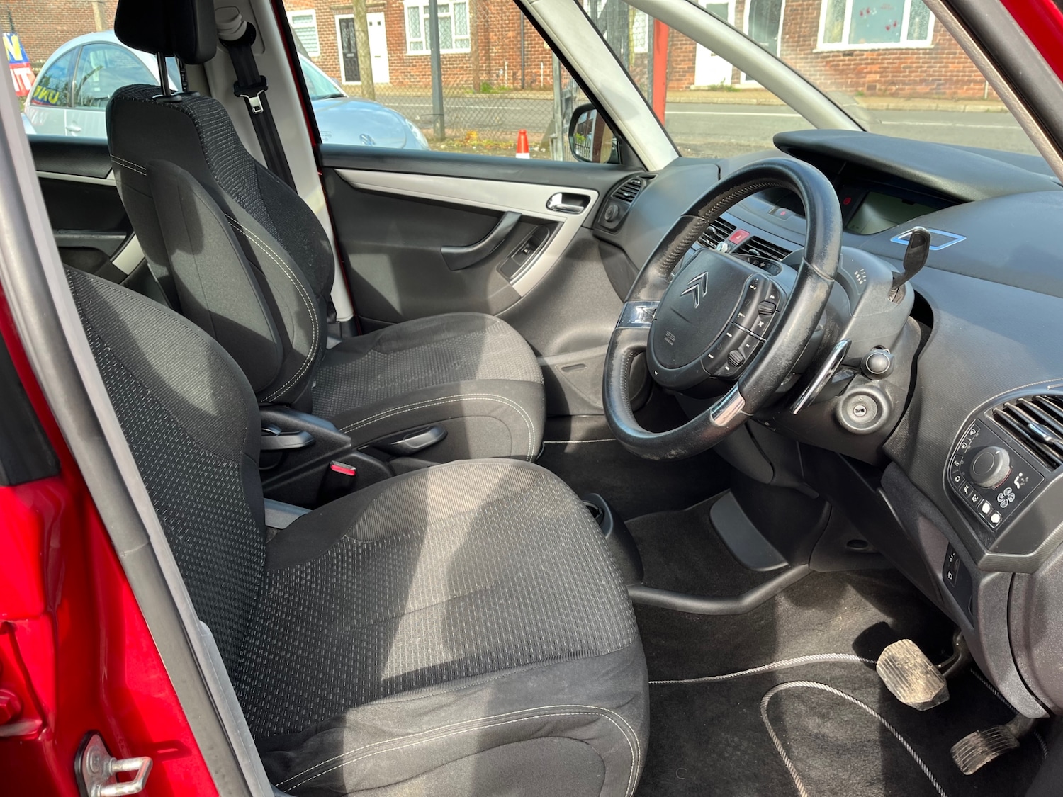 Used Citroen C4 Picasso 2009 for sale - 76358267: Photo 7