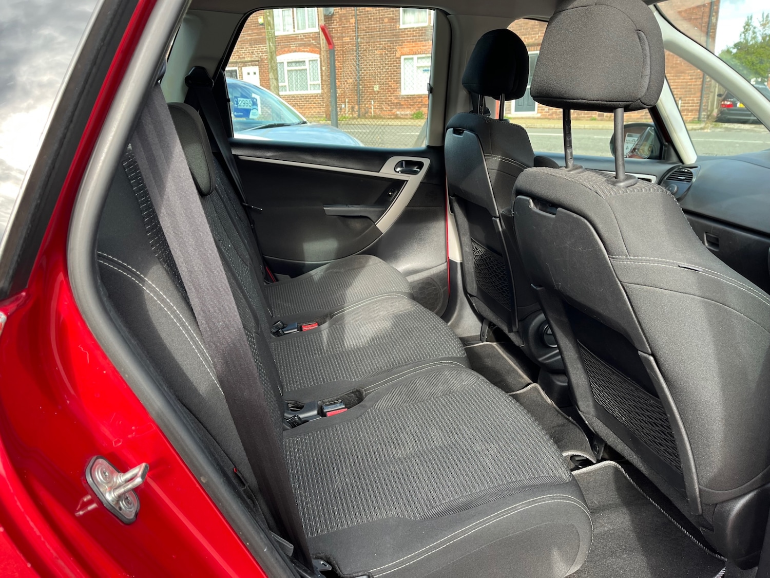 Used Citroen C4 Picasso 2009 for sale - 76358267: Photo 8