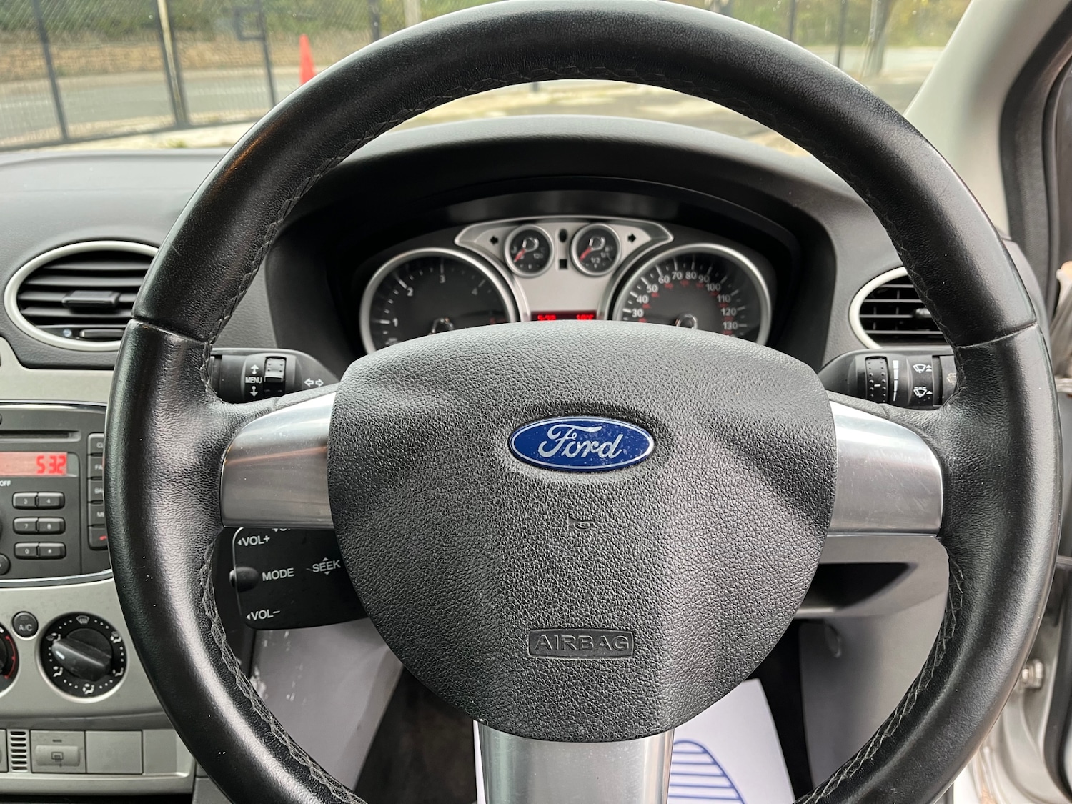 Used Ford Focus 2010 for sale - 76418600: Photo 15