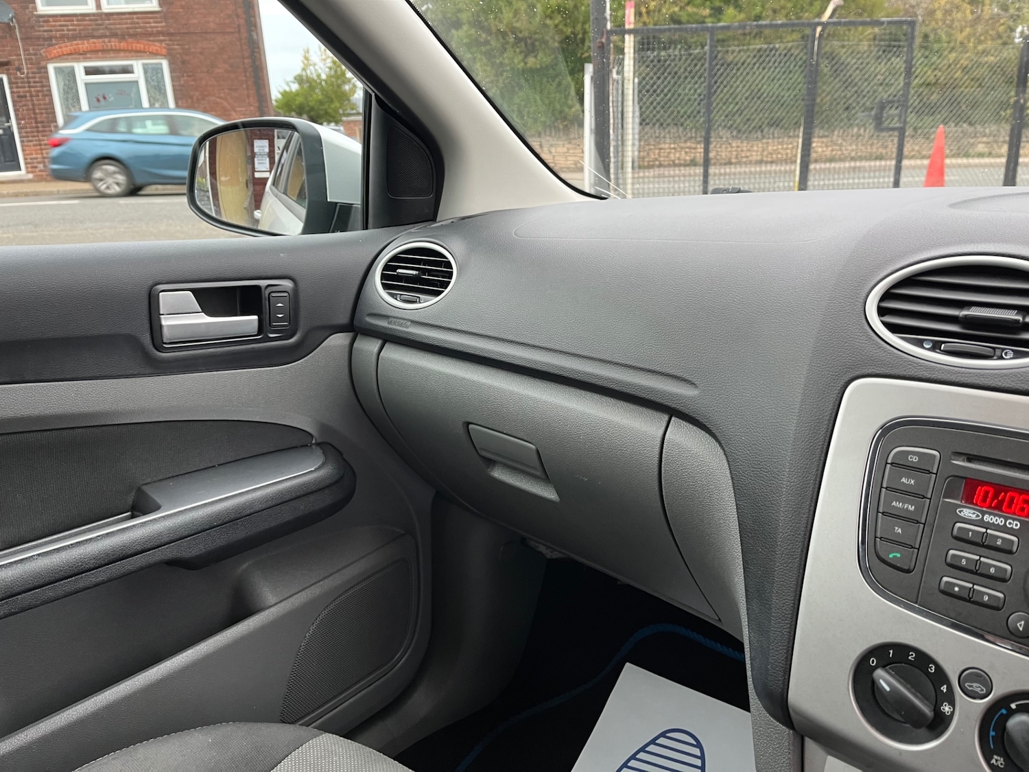 Used Ford Focus 2010 for sale - 76418600: Photo 16