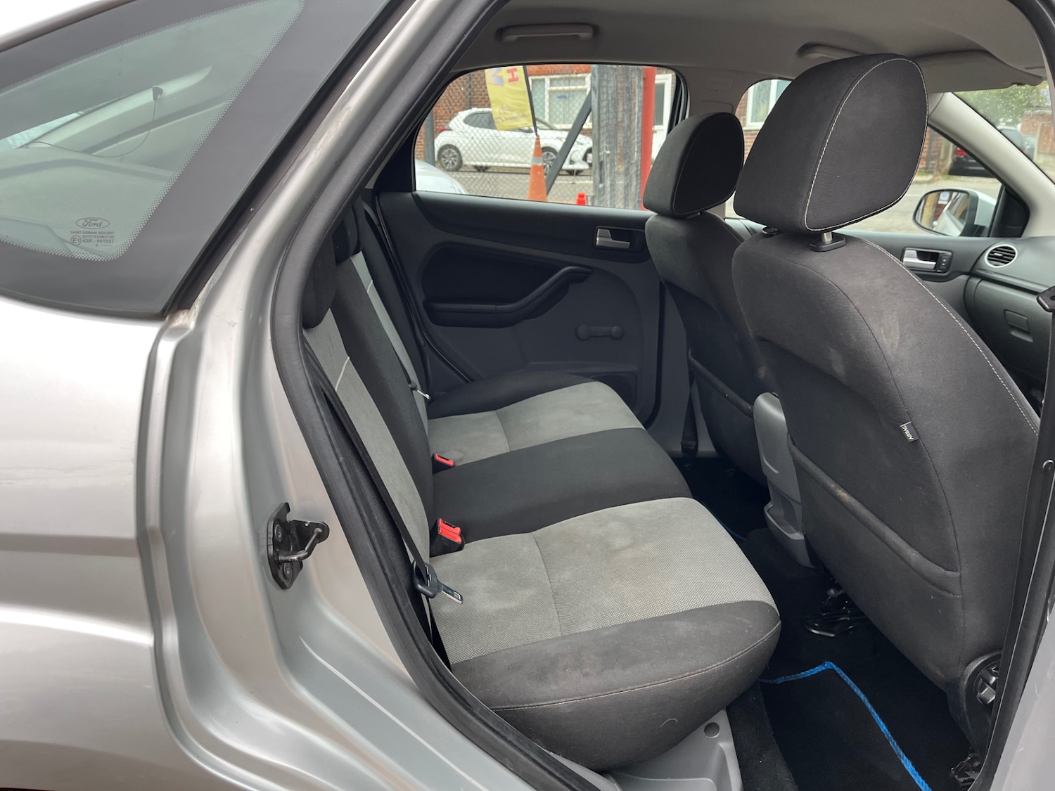 Used Ford Focus 2010 for sale - 76418600: Photo 8