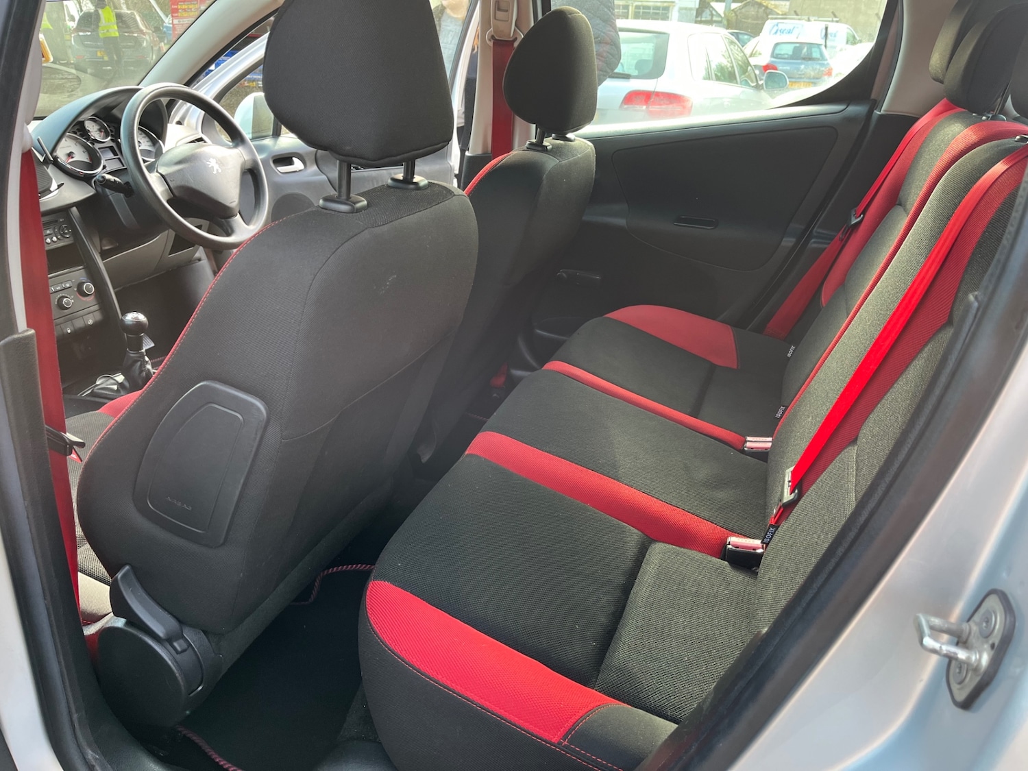 Used Peugeot 207 2010 for sale - 77781574: Photo 10