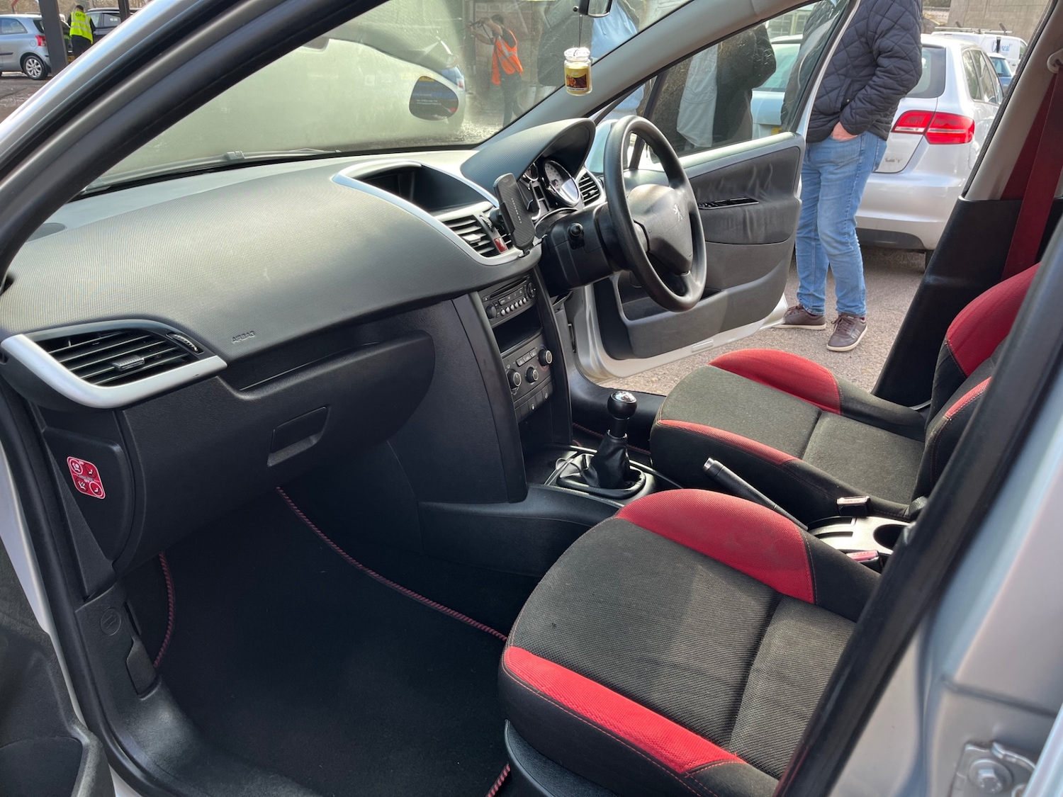 Used Peugeot 207 2010 for sale - 77781574: Photo 11