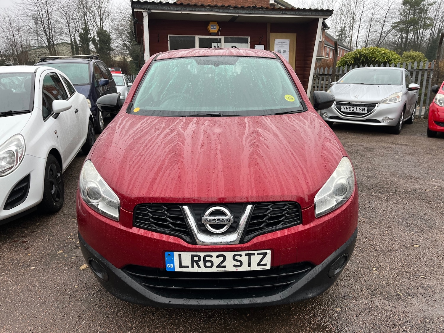 Used Nissan Qashqai 2012 for sale - 77329329: Photo 2