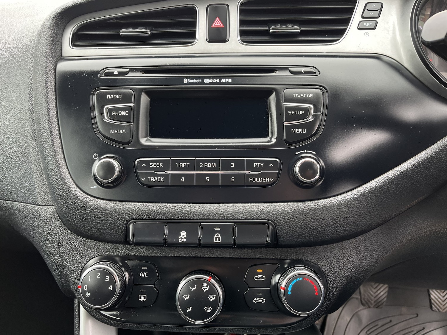 Used Kia Ceed 2012 for sale - 78105934: Photo 16