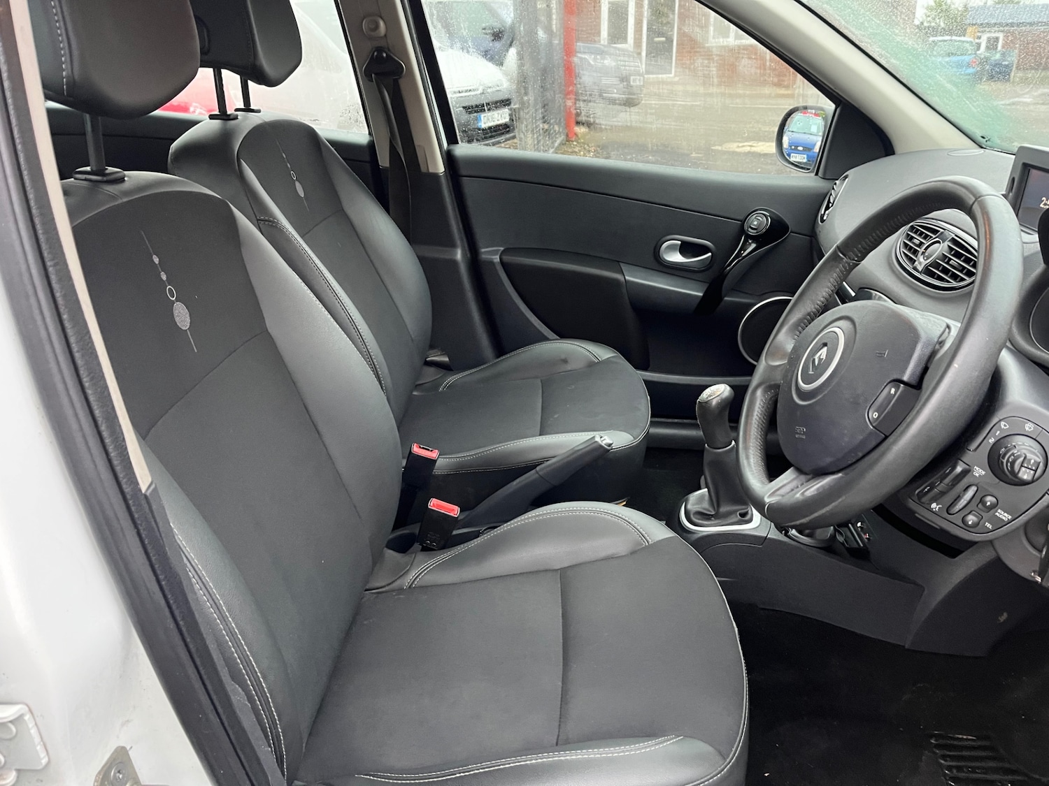 Used Renault Clio 2012 for sale - 77037046: Photo 6