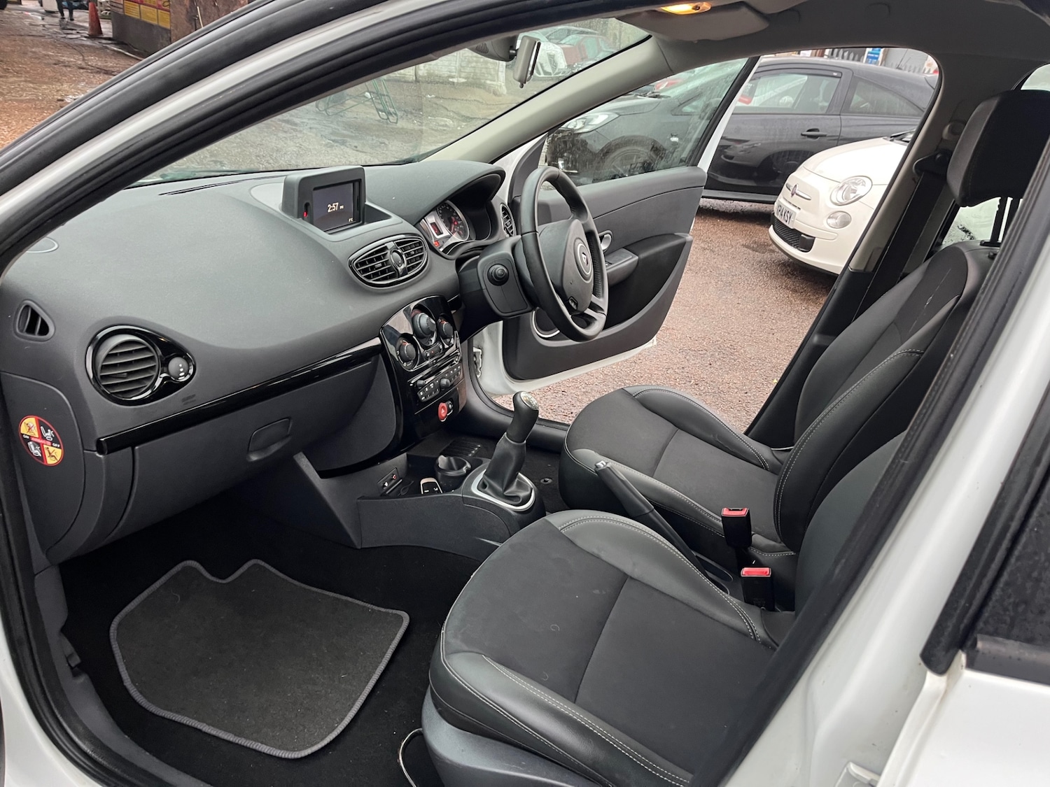 Used Renault Clio 2012 for sale - 77037046: Photo 9