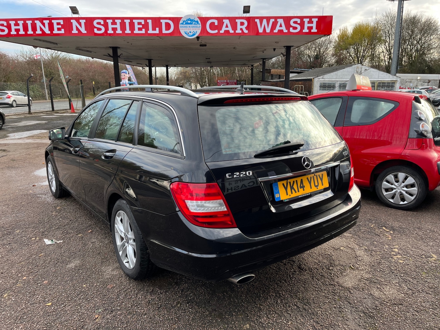 Used Mercedes-Benz C Class 2014 for sale - 76836765: Photo 2