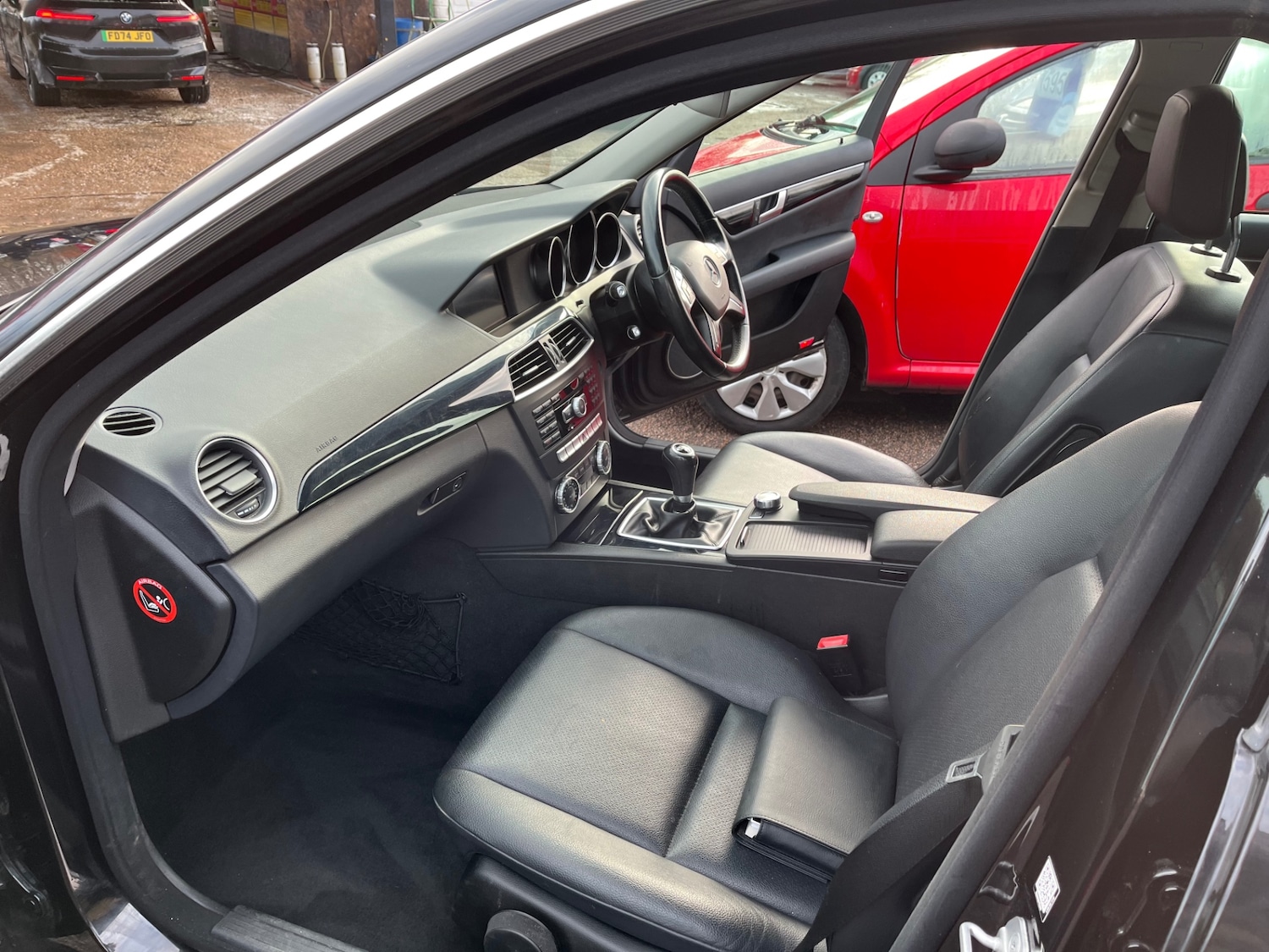 Used Mercedes-Benz C Class 2014 for sale - 76836765: Photo 9