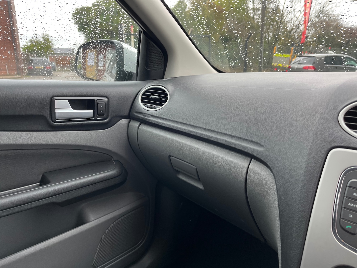 Used Ford Focus 2010 for sale - 76545150: Photo 16