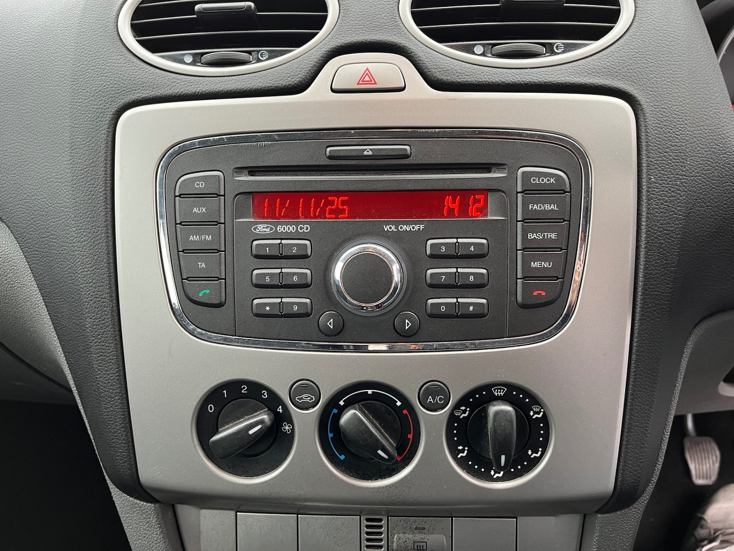 Used Ford Focus 2010 for sale - 76545150: Photo 17