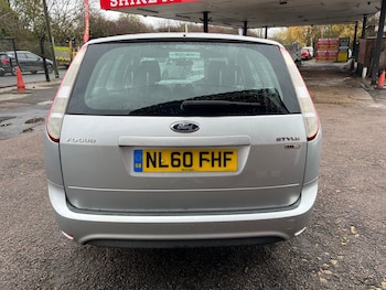 Used Ford Focus 2010 for sale - 76545150: Photo