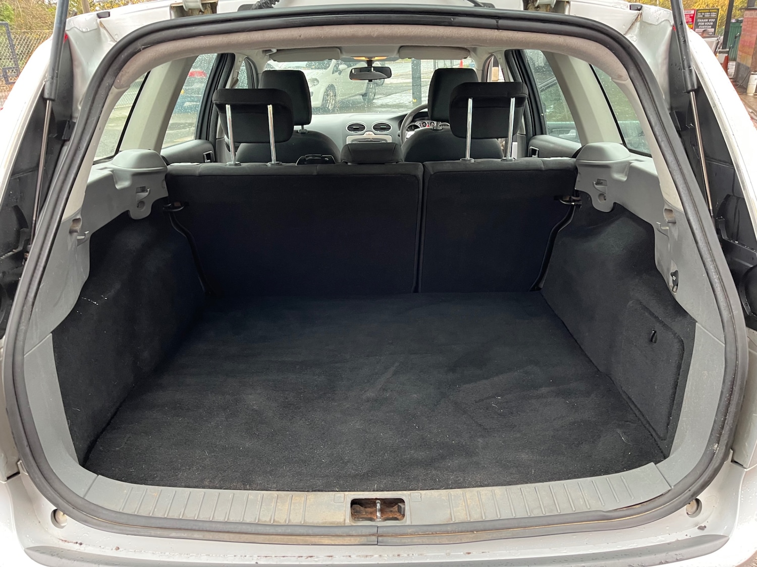 Used Ford Focus 2010 for sale - 76545150: Photo 8