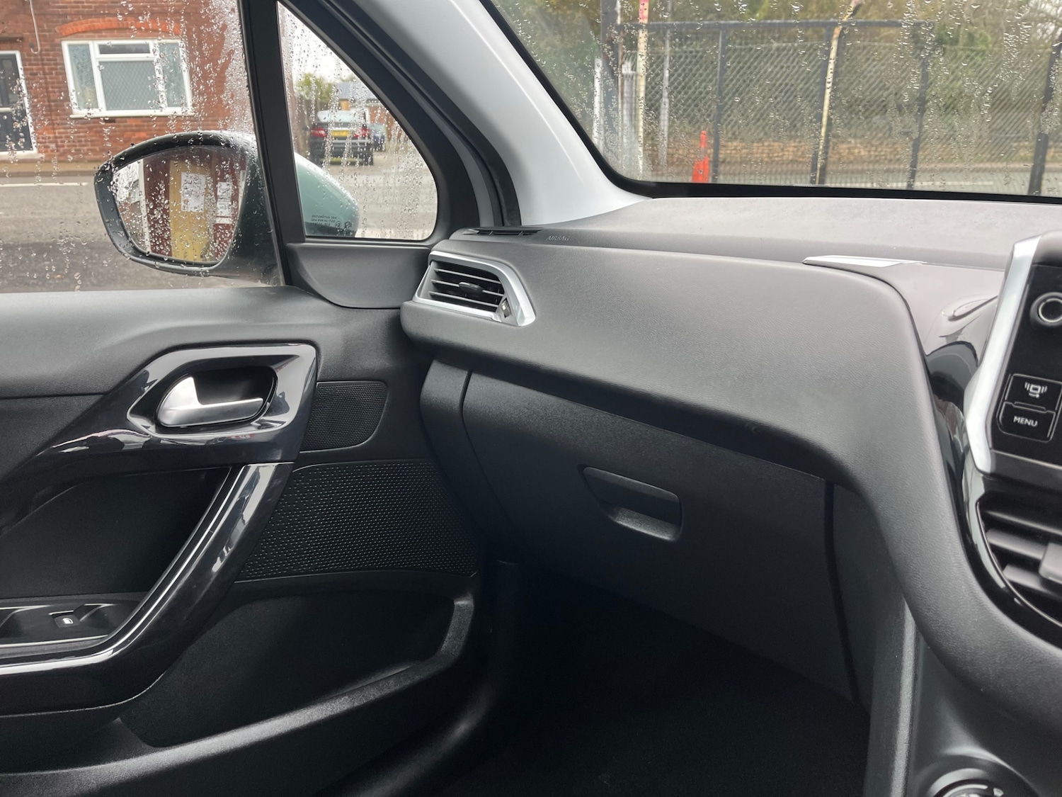 Used Peugeot 208 2012 for sale - 77548393: Photo 19