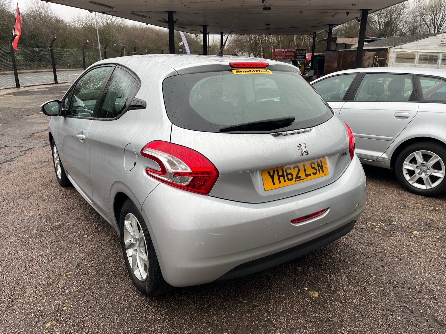 Used Peugeot 208 2012 for sale - 77548393: Photo 4