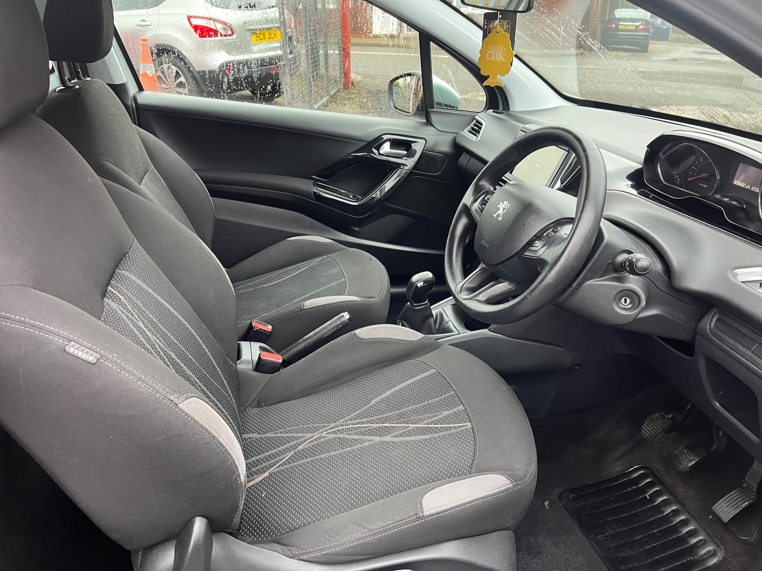 Used Peugeot 208 2012 for sale - 77548393: Photo 7