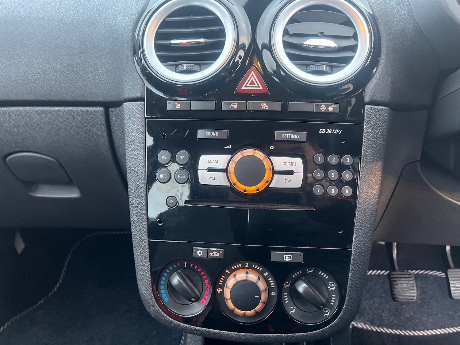 Used Vauxhall Corsa 2010 for sale - 77199297: Photo 19