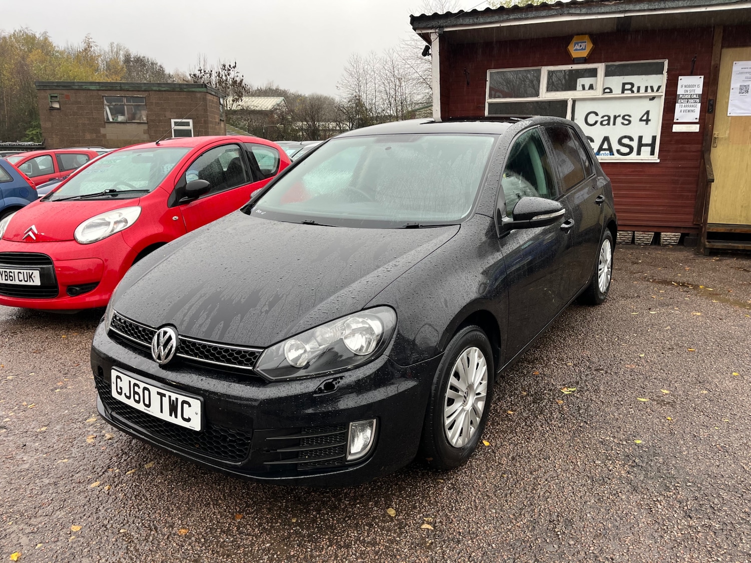 Used Volkswagen Golf 2010 for sale - 76618208: Photo 3