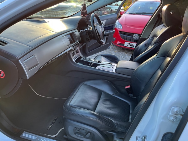 Used Jaguar XF 2014 for sale - 76187316: Photo 11