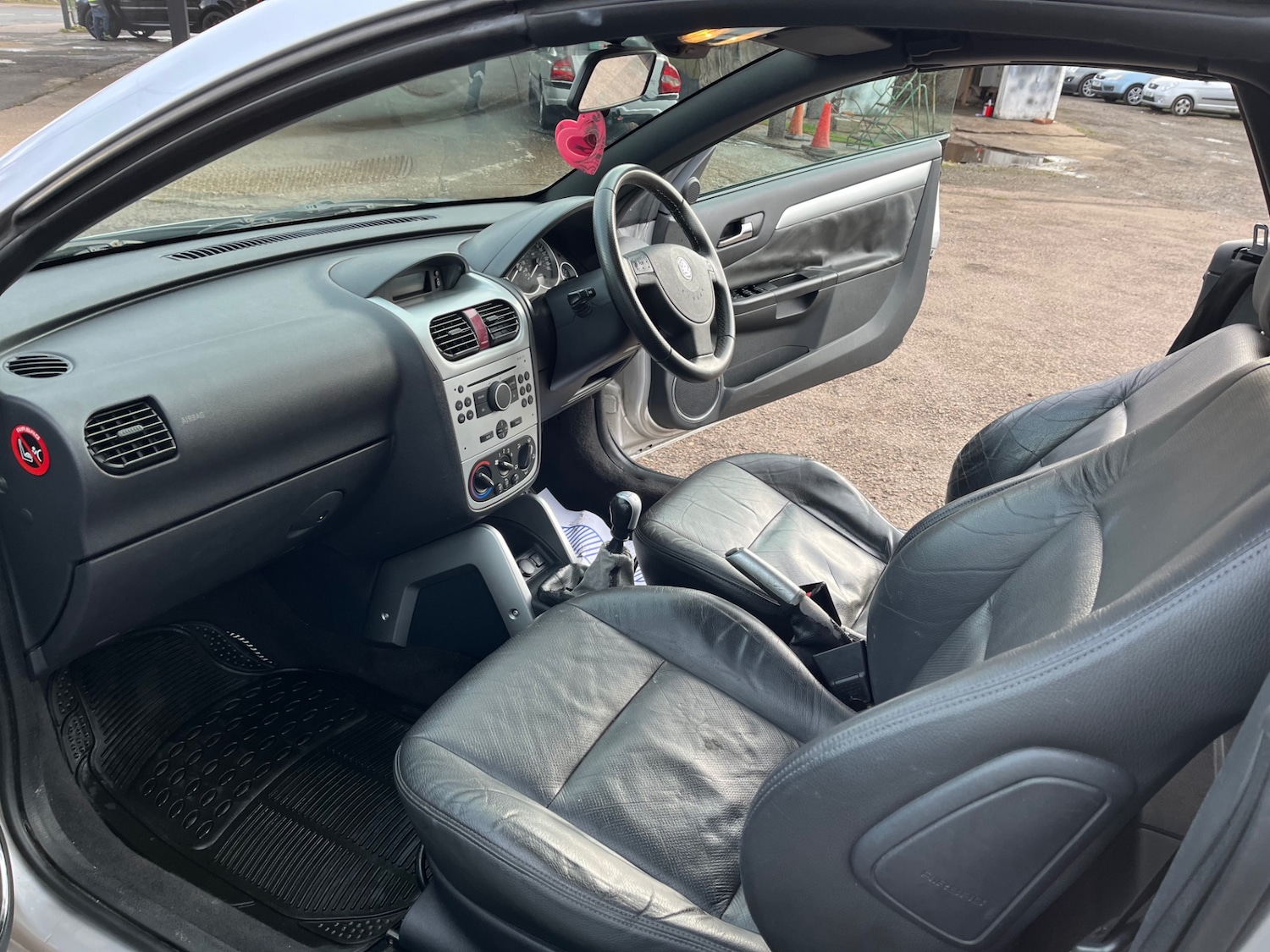 Used Vauxhall Tigra 2006 for sale - 76384971: Photo 9