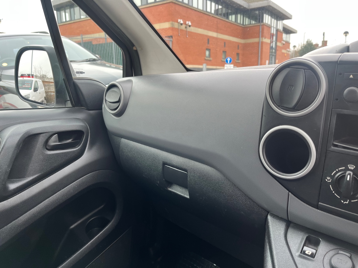 Used Peugeot Partner 2016 for sale - 77807499: Photo 17