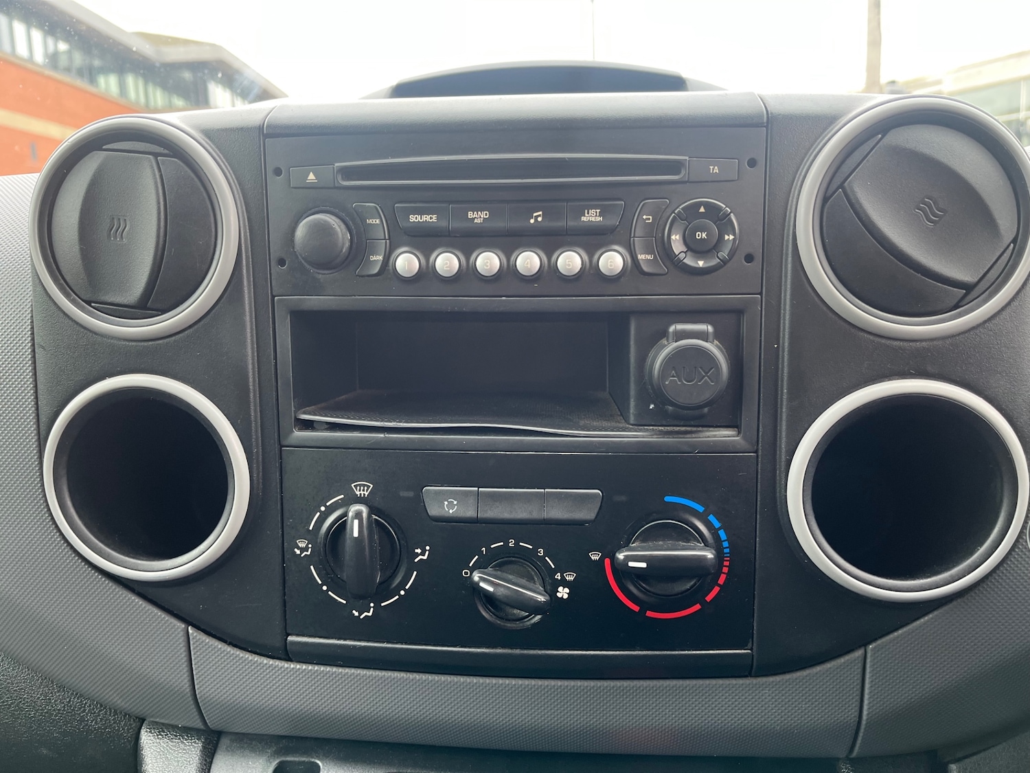 Used Peugeot Partner 2016 for sale - 77807499: Photo 18