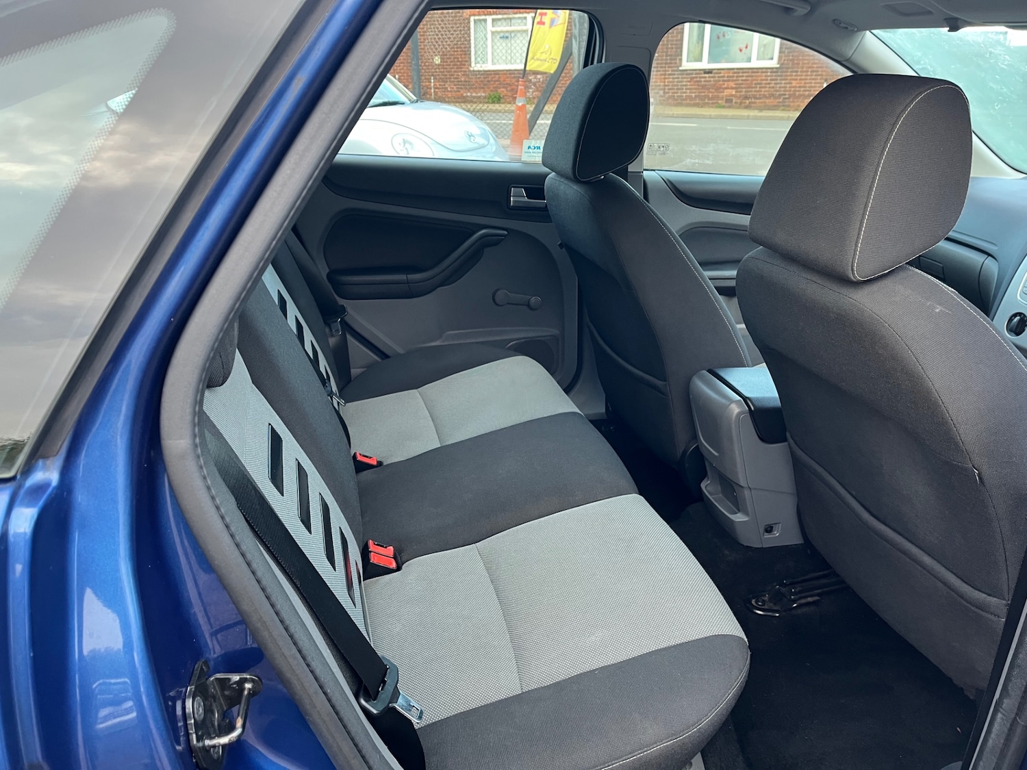 Used Ford Focus 2009 for sale - 76385158: Photo 8