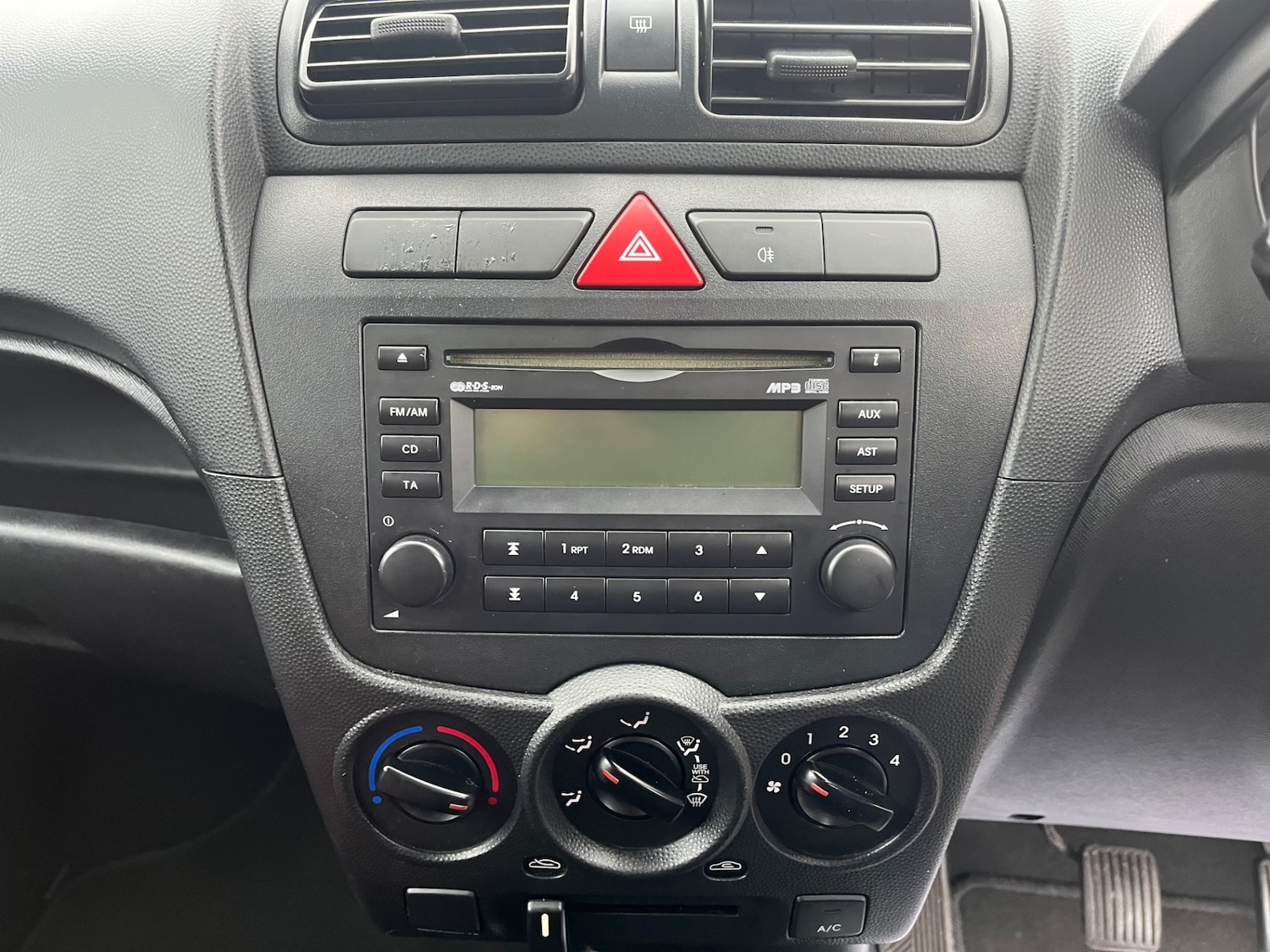 Used Kia Picanto 2011 for sale - 76418543: Photo 17