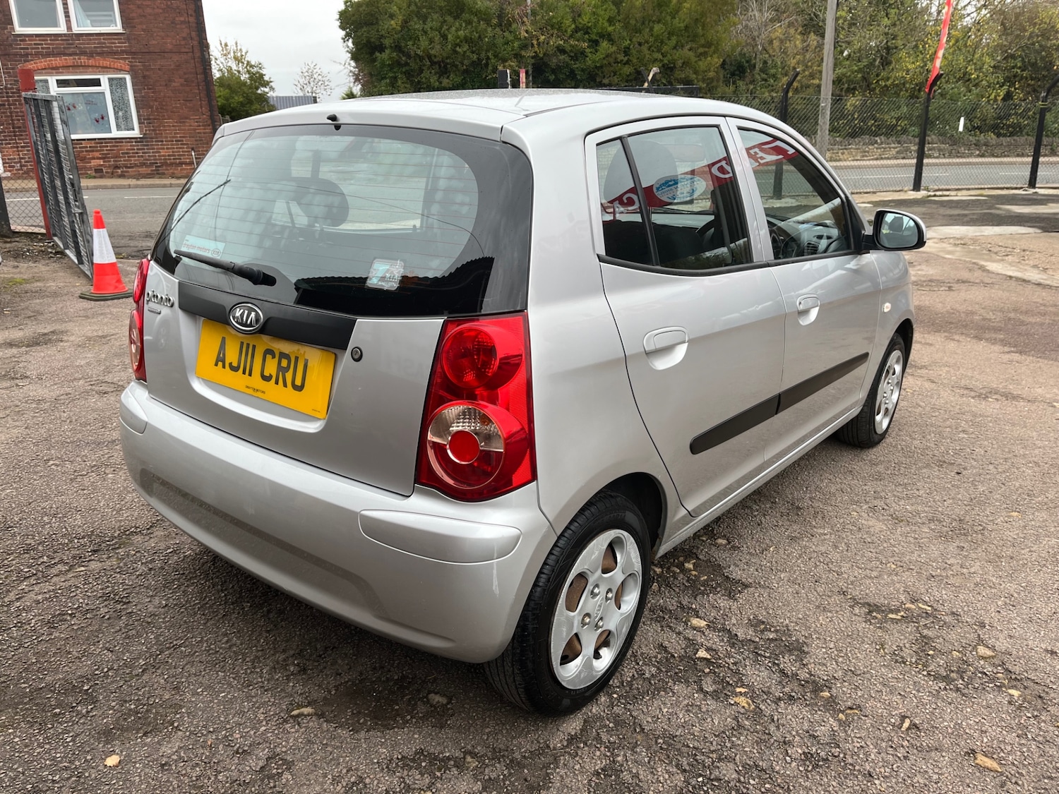 Used Kia Picanto 2011 for sale - 76418543: Photo 6