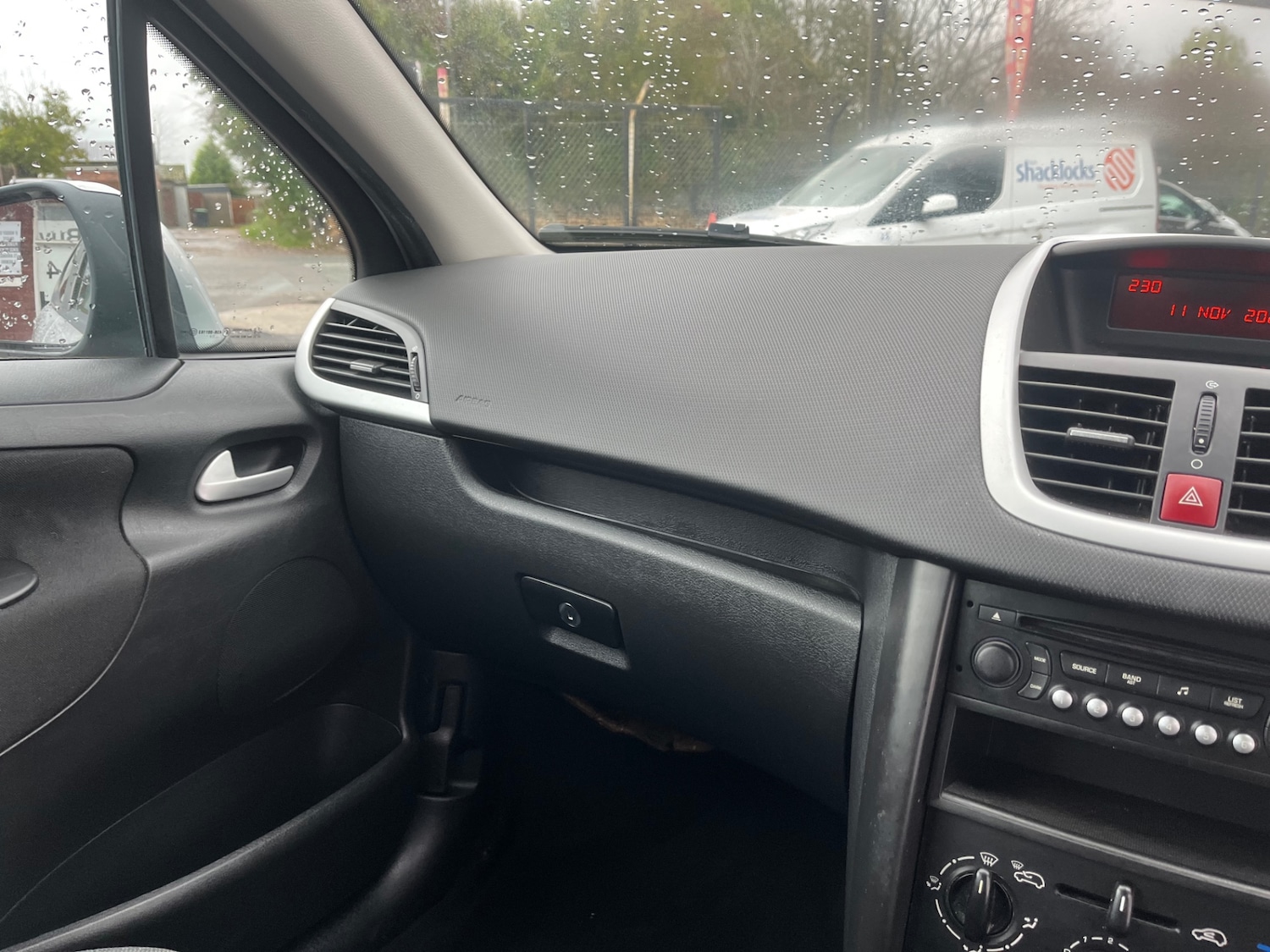 Used Peugeot 207 2007 for sale - 76545499: Photo 17