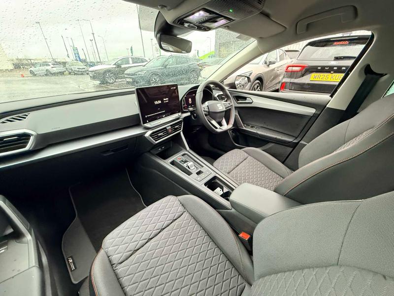 Used SEAT Leon 2025 for sale - 76738945: Photo 2