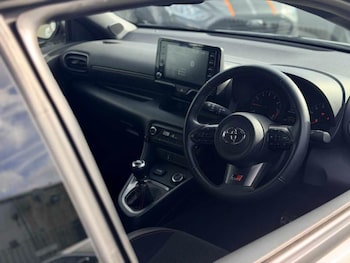 Used Toyota Yaris 2021 for sale - 77687542: Photo