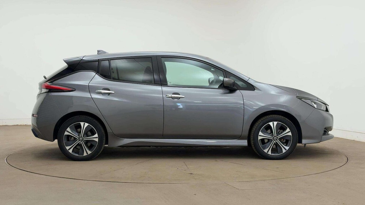 Used Nissan Leaf 2021 for sale - 76144197: Photo 3
