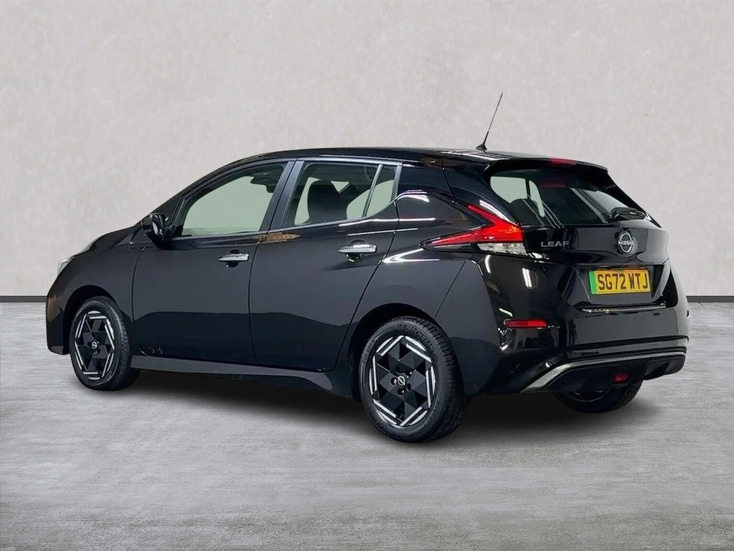 Used Nissan Leaf 2022 for sale - 77488445: Photo 2