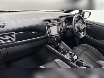 Used Nissan Leaf 2023 for sale - 76144198: Photo