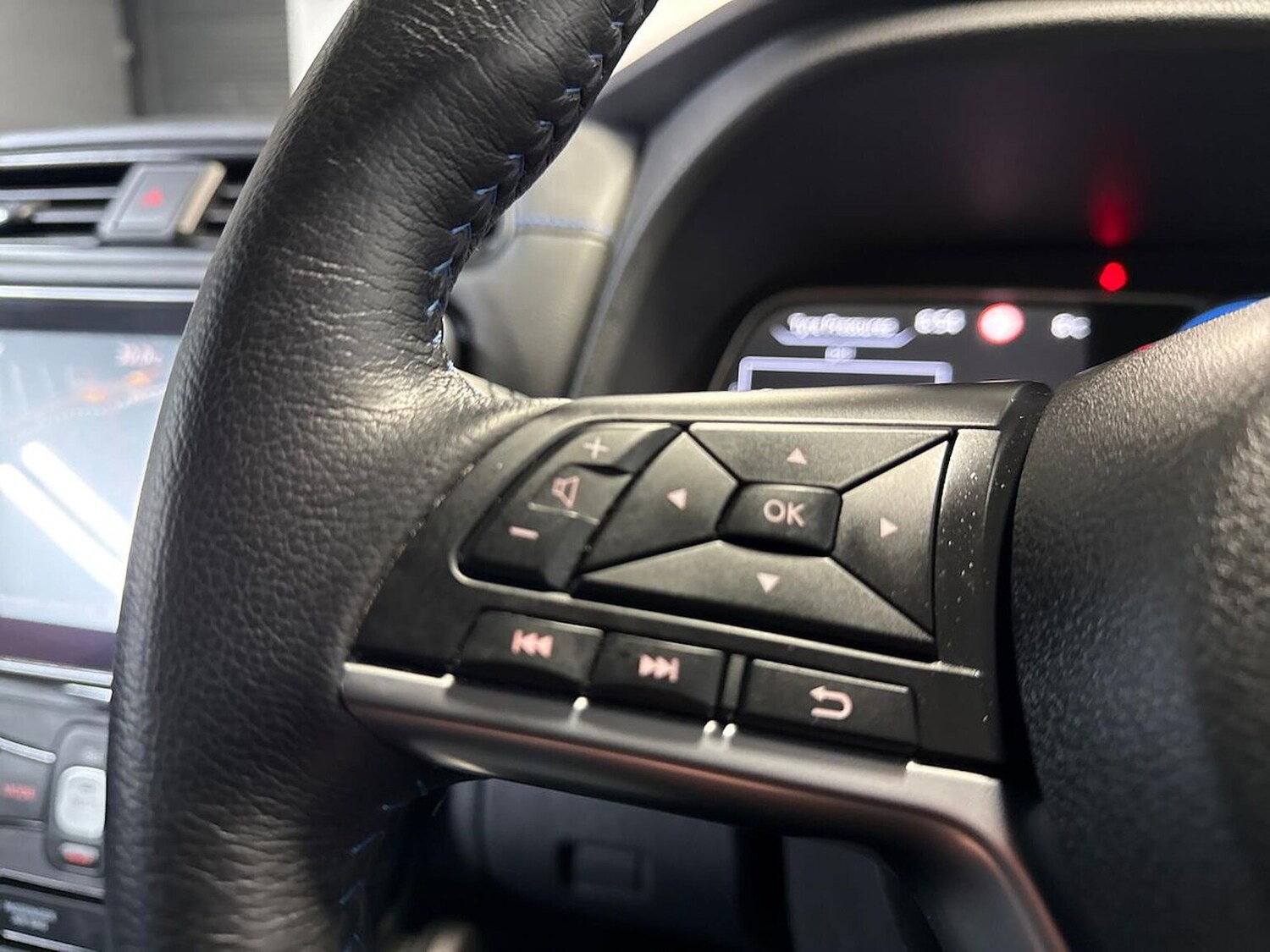 Used Nissan Leaf 2022 for sale - 77488415: Photo 25