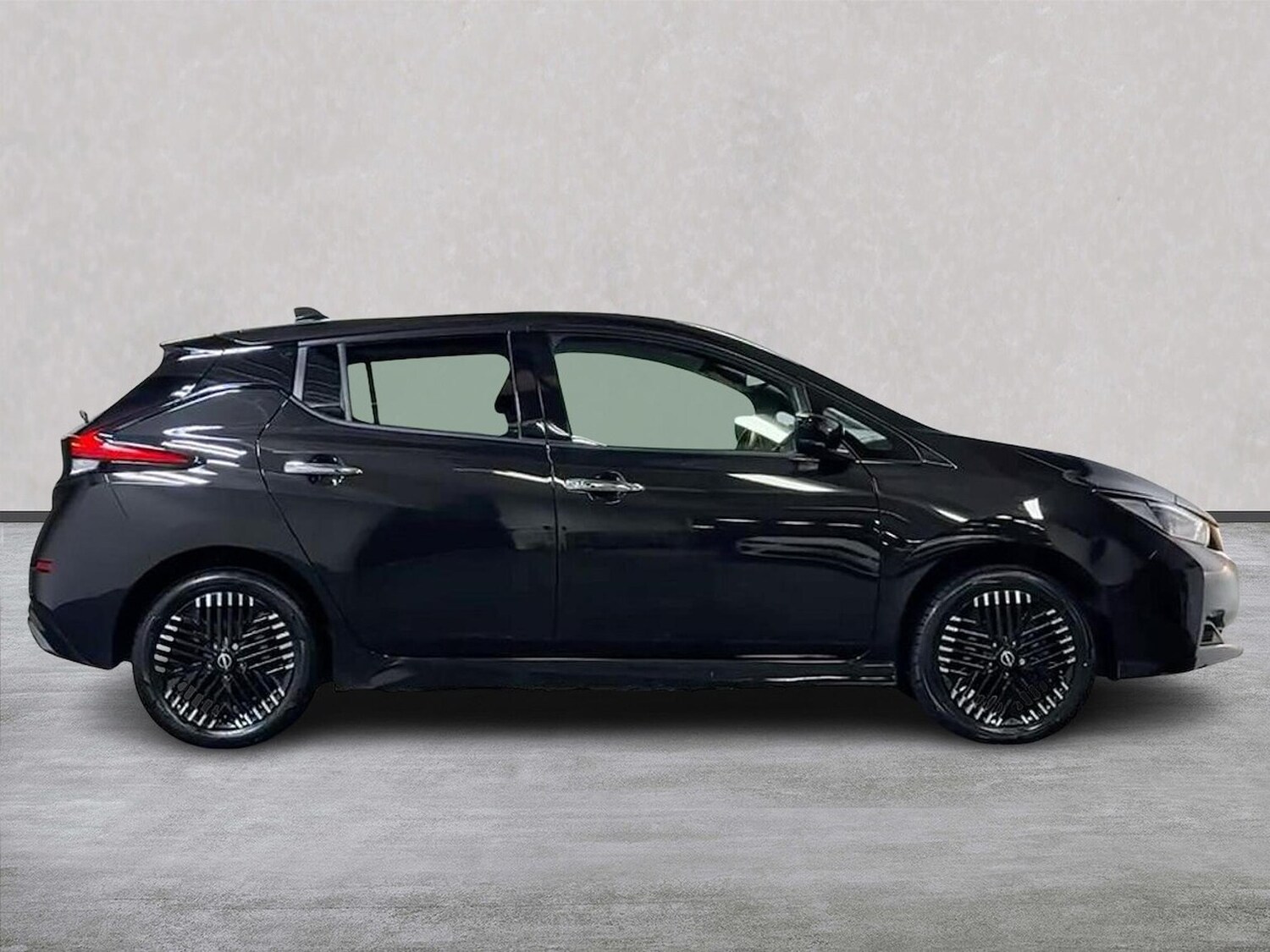 Used Nissan Leaf 2024 for sale - 76735537: Photo 3