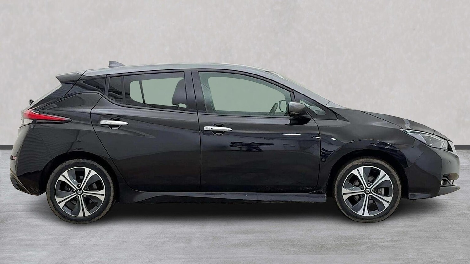 Used Nissan Leaf 2021 for sale - 77012391: Photo 3