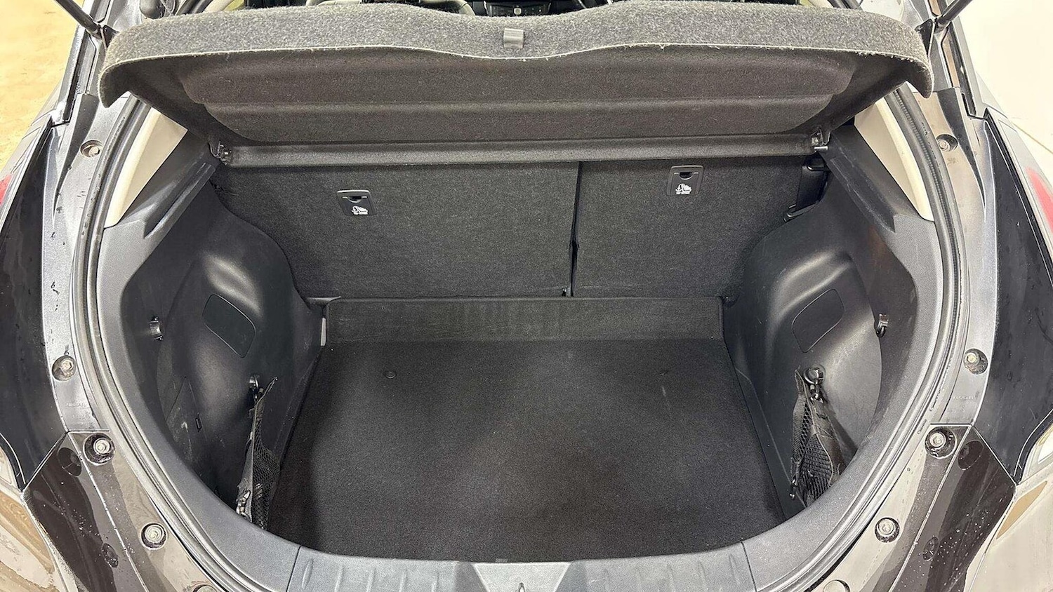 Used Nissan Leaf 2021 for sale - 77012391: Photo 6