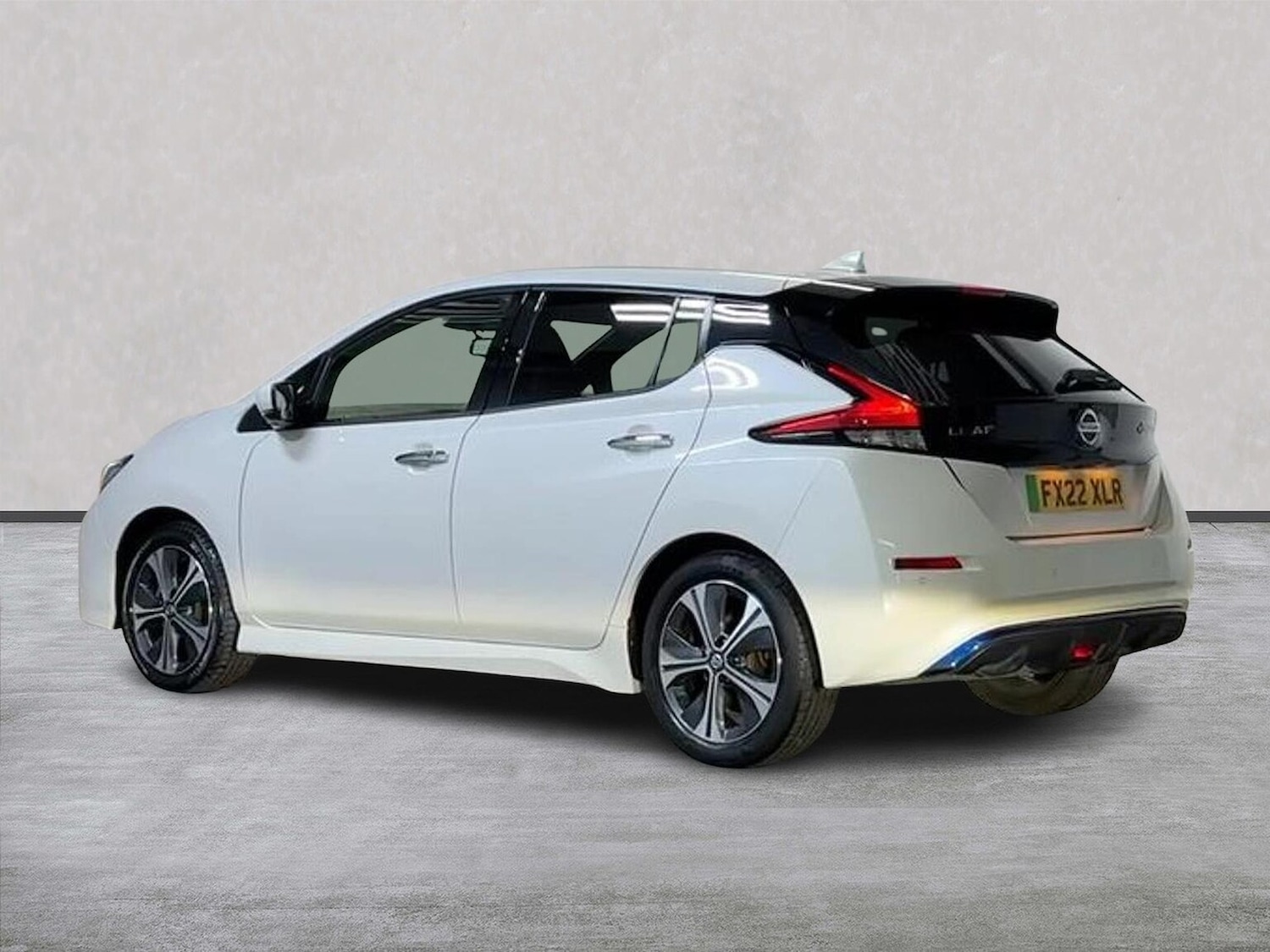 Used Nissan Leaf 2022 for sale - 77488435: Photo 2