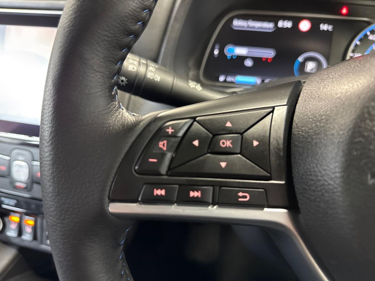Used Nissan Leaf 2022 for sale - 76045992: Photo 24