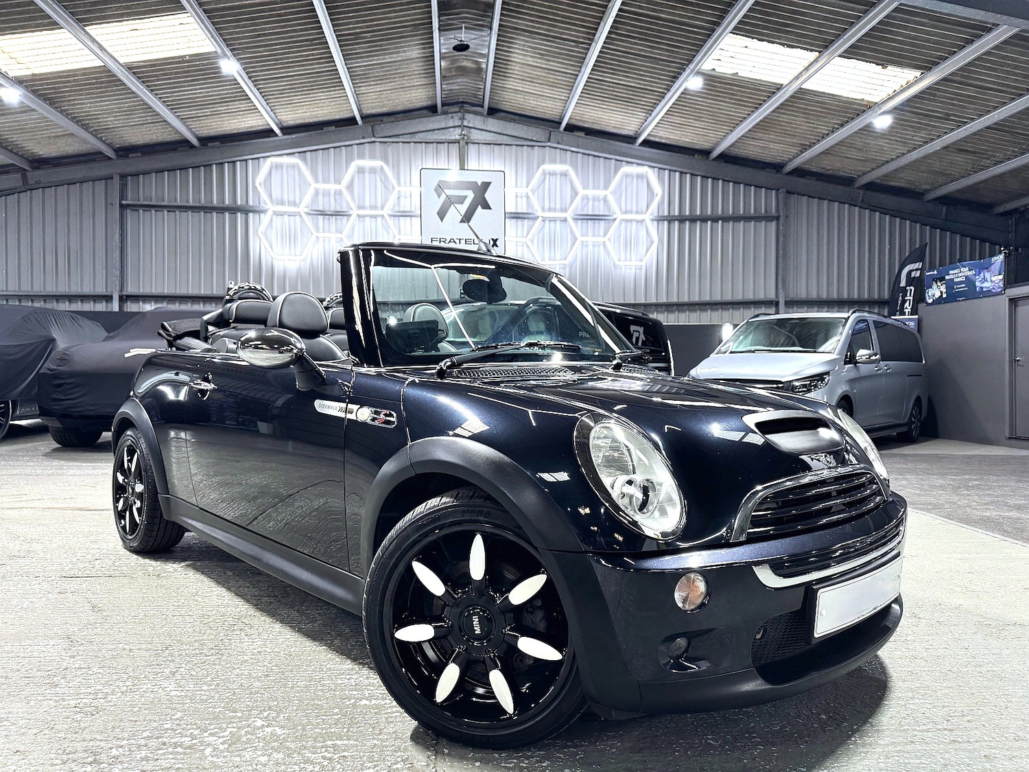 Used MINI Convertible 2008 for sale - 76904731: Photo 1