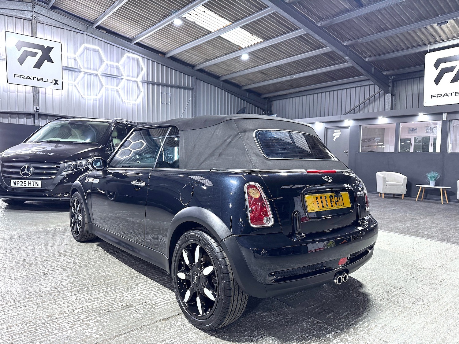 Used MINI Convertible 2008 for sale - 76904731: Photo 11